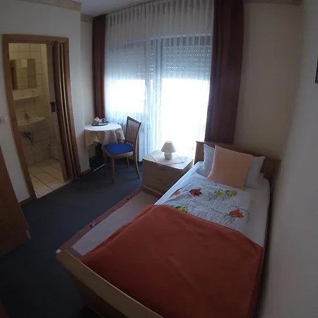 Kurfuerst Hotel 2*